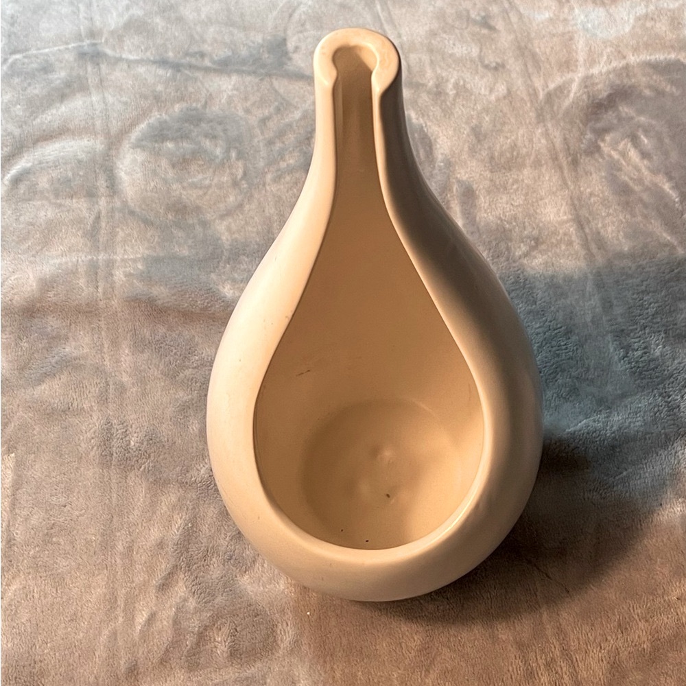 White USA Pottery Pungo Vase 10”